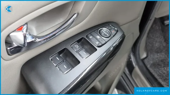 KIA CARNIVAL 9-SEATER PRESTIGE