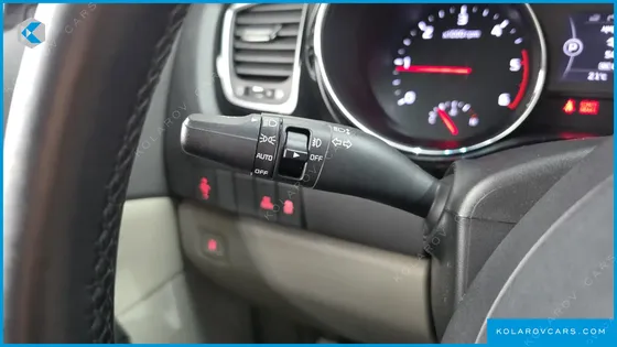 KIA CARNIVAL 9-SEATER PRESTIGE