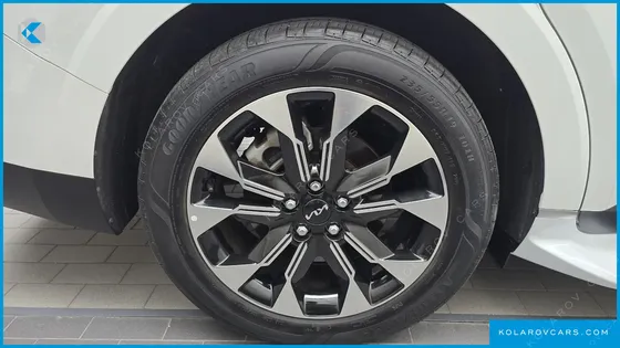 KIA CARNIVAL DIESEL 9-SEATER NOBLESSE
