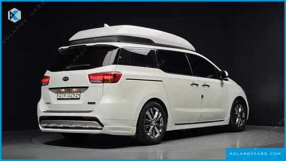 KIA CARNIVAL 9-SEATER HI-LIMOUSINE