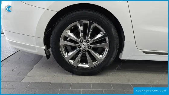 KIA CARNIVAL 9-SEATER HI-LIMOUSINE