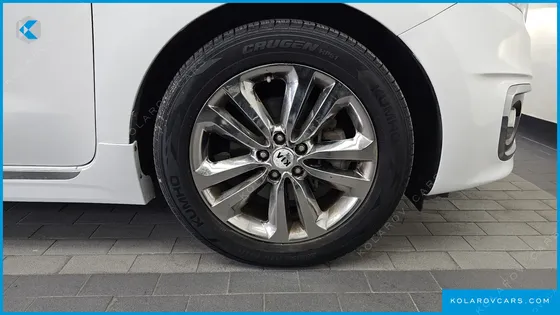 KIA CARNIVAL 9-SEATER HI-LIMOUSINE