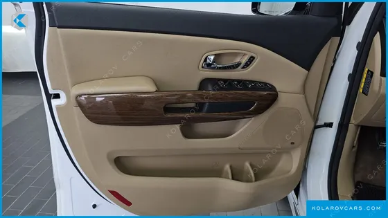 KIA CARNIVAL 9-SEATER HI-LIMOUSINE