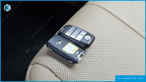 KIA CARNIVAL 9-SEATER HI-LIMOUSINE
