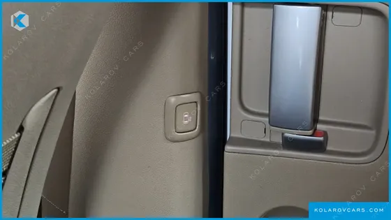 KIA CARNIVAL 9-SEATER HI-LIMOUSINE