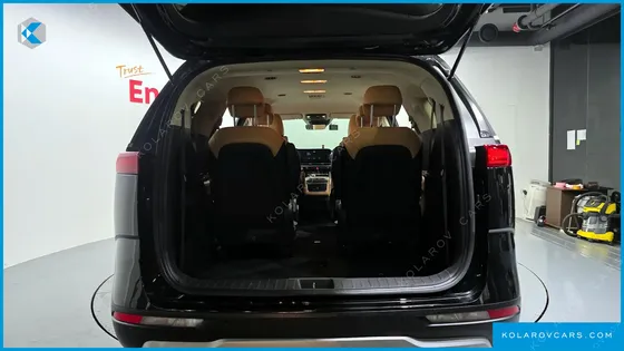 KIA CARNIVAL DIESEL 9-SEATER PRESTIGE