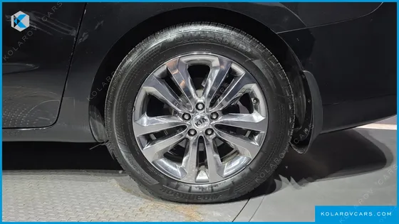 KIA CARNIVAL 9-SEATER NOBLESSE SPECIAL
