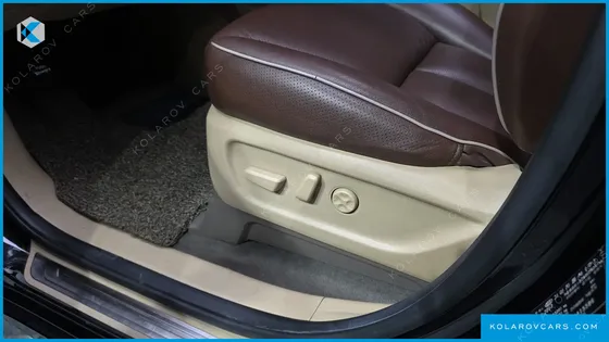 KIA CARNIVAL 9-SEATER NOBLESSE SPECIAL