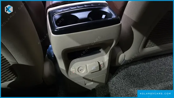 KIA CARNIVAL 9-SEATER NOBLESSE SPECIAL