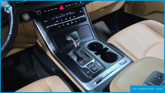 KIA CARNIVAL DIESEL 9-SEATER PRESTIGE