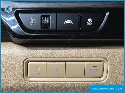 KIA CARNIVAL DIESEL 9-SEATER PRESTIGE