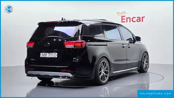 KIA CARNIVAL 9-SEATER NOBLESSE