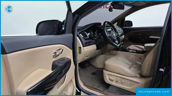KIA CARNIVAL 9-SEATER NOBLESSE
