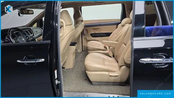 KIA CARNIVAL 9-SEATER NOBLESSE