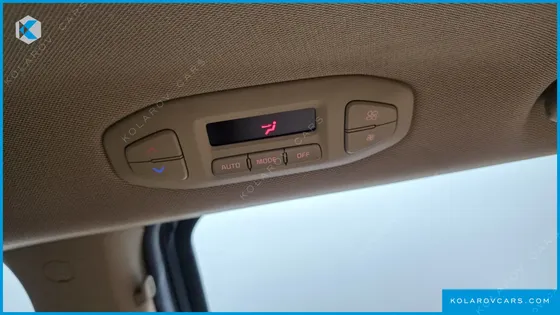 KIA CARNIVAL 9-SEATER NOBLESSE