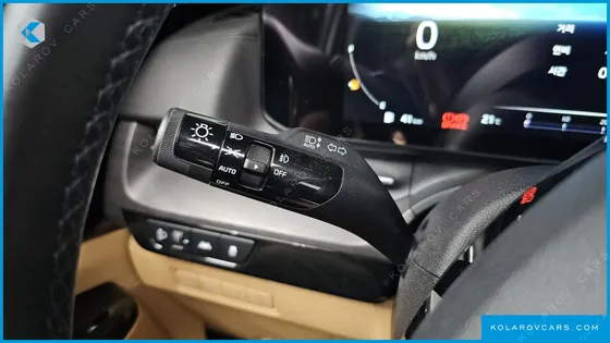 KIA CARNIVAL GASOLINE 9-SEATER SIGNATURE