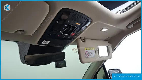 KIA CARNIVAL GASOLINE 9-SEATER SIGNATURE