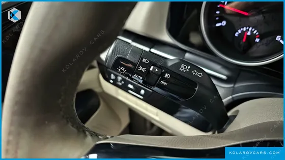 KIA CARNIVAL DIESEL 9-SEATER PRESTIGE