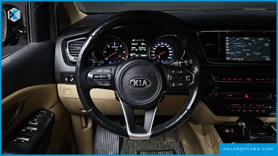 KIA CARNIVAL 9-SEATER NOBLESSE