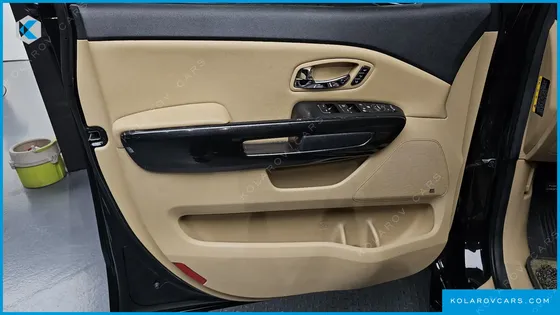 KIA CARNIVAL 9-SEATER NOBLESSE