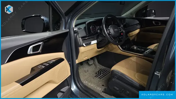 KIA CARNIVAL DIESEL 9-SEATER NOBLESSE