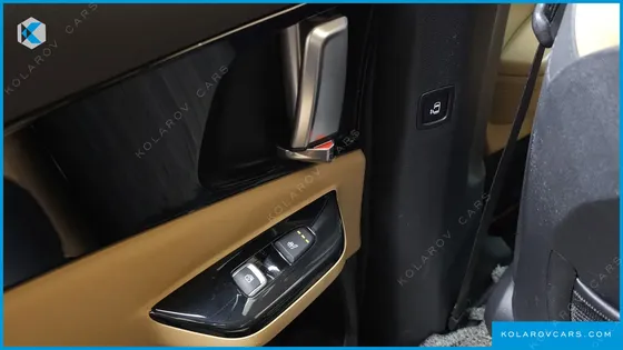 KIA CARNIVAL DIESEL 9-SEATER NOBLESSE