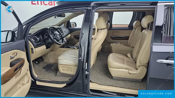 KIA CARNIVAL 9-SEATER HI-LIMOUSINE