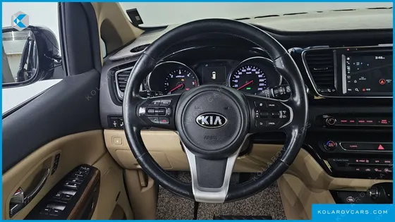 KIA CARNIVAL 9-SEATER HI-LIMOUSINE