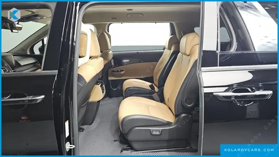 KIA CARNIVAL DIESEL 9-SEATER SIGNATURE
