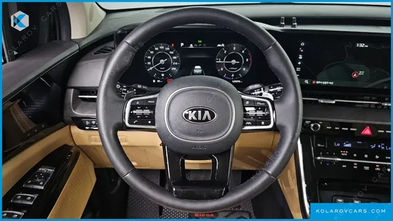 KIA CARNIVAL DIESEL 9-SEATER SIGNATURE