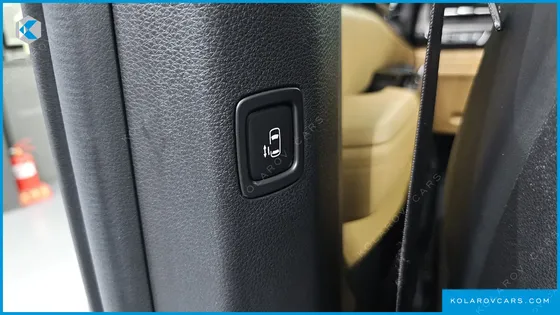KIA CARNIVAL DIESEL 9-SEATER SIGNATURE