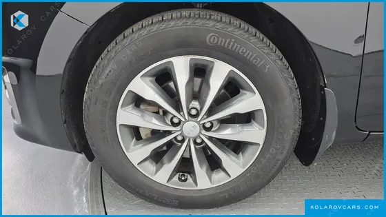 KIA CARNIVAL 9-SEATER LUXURY