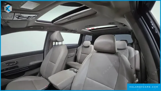KIA CARNIVAL 9-SEATER LUXURY
