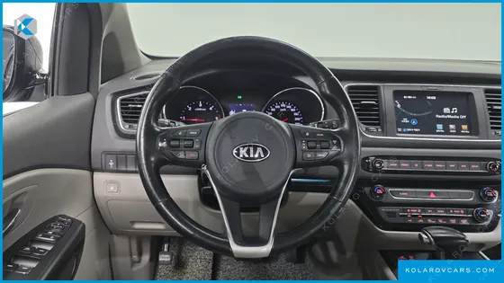 KIA CARNIVAL 9-SEATER LUXURY