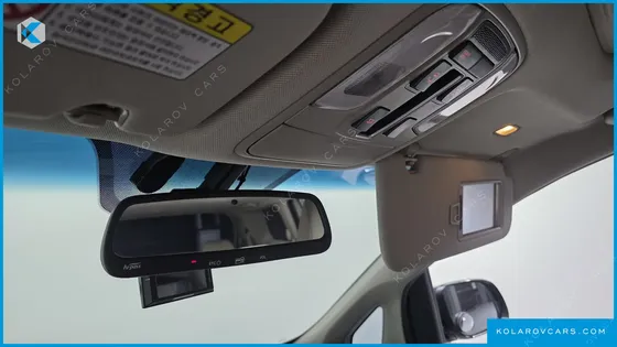 KIA CARNIVAL 9-SEATER LUXURY