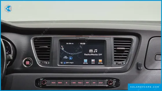 KIA CARNIVAL 9-SEATER LUXURY