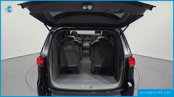 KIA CARNIVAL 9-SEATER LUXURY