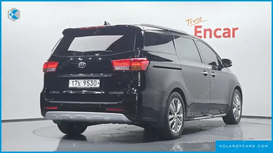 KIA CARNIVAL 7-SEATER LIMOUSINE