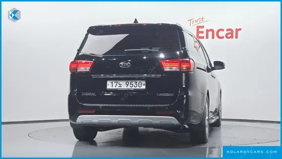 KIA CARNIVAL 7-SEATER LIMOUSINE