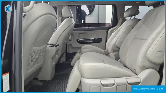 KIA CARNIVAL 7-SEATER LIMOUSINE
