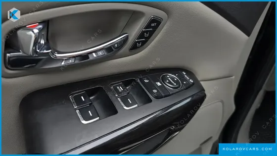 KIA CARNIVAL 7-SEATER LIMOUSINE
