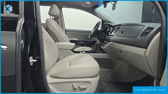 KIA CARNIVAL 7-SEATER LIMOUSINE