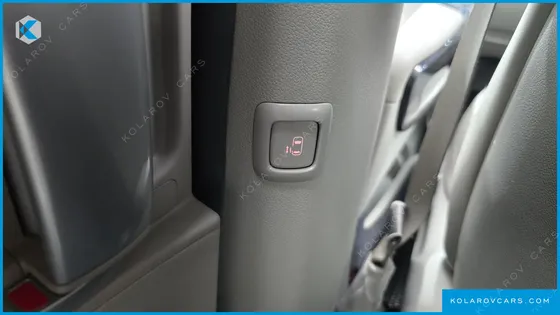 KIA CARNIVAL 7-SEATER LIMOUSINE