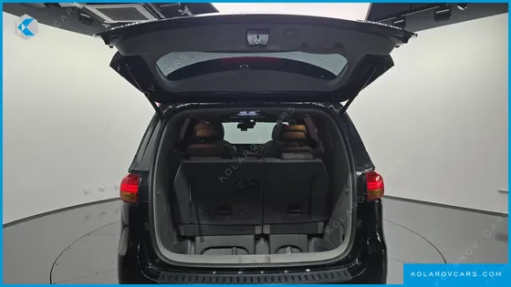 KIA CARNIVAL 7-SEATER LIMOUSINE