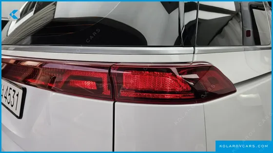KIA CARNIVAL GASOLINE 9-SEATER PRESTIGE