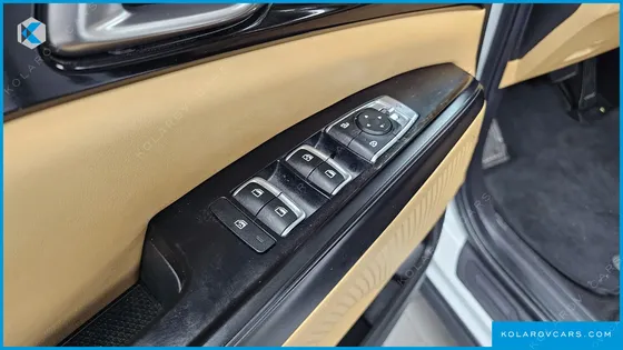 KIA CARNIVAL GASOLINE 9-SEATER PRESTIGE