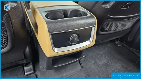 KIA CARNIVAL GASOLINE 9-SEATER PRESTIGE