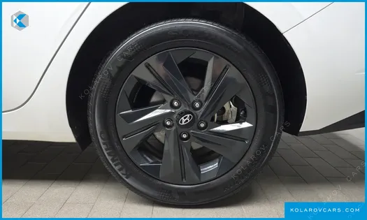 HYUNDAI ELANTRA (AVANTE) SMART