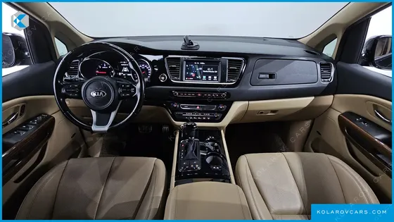 KIA CARNIVAL 7-SEATER HI-LIMOUSINE