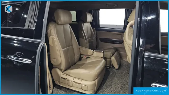KIA CARNIVAL 7-SEATER HI-LIMOUSINE
